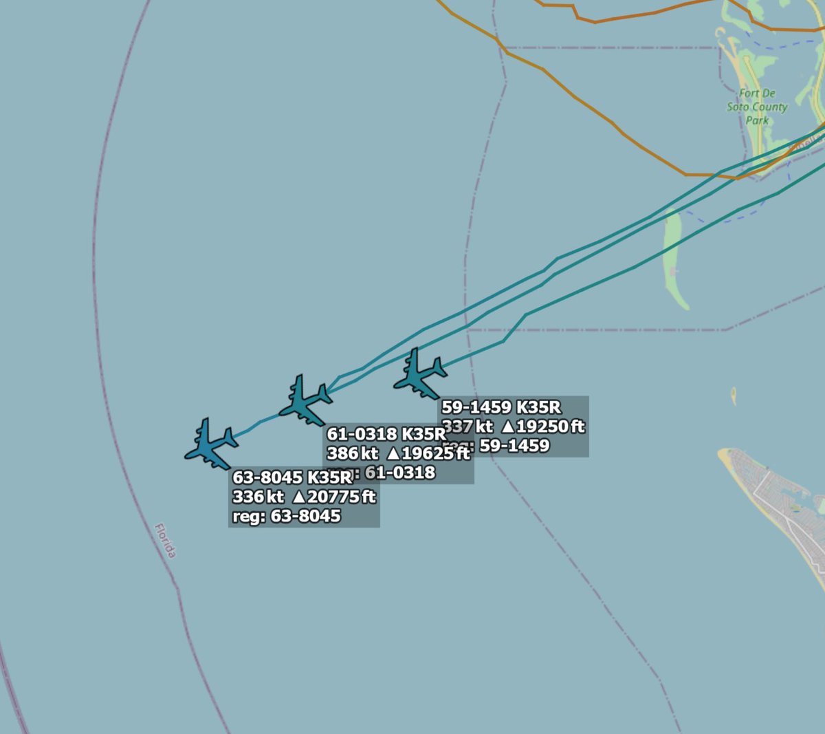 r4streando's tweet photo. 2025-12-03 (delayed post)
There was also a flight of three KC-135 Stratotankers under the callsign #FALCON21:
#AE0154 | 63-8045
#AE04C2 | 59-1459
#AE04CB | 61-0318
They all departed MacDill one after the other ~21:10Z towards the Gulf and returned together ~23:55. https://t.co/lwwgUzCHPx