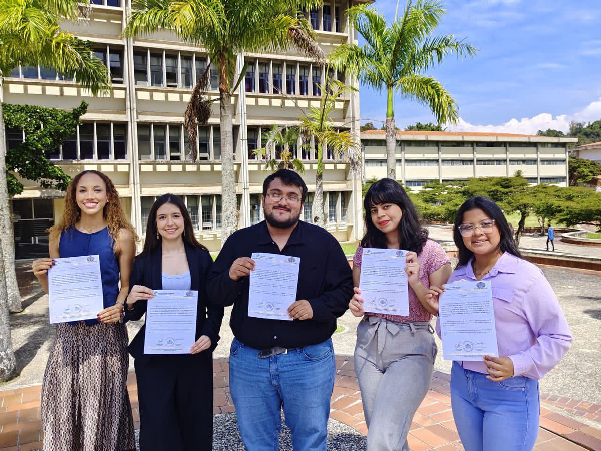 CEOEUSB's tweet image. Tenemos nueva junta directa para nuestro centro de estudiantes, se vienen cosas y serán increíbles ✨️👏🏻