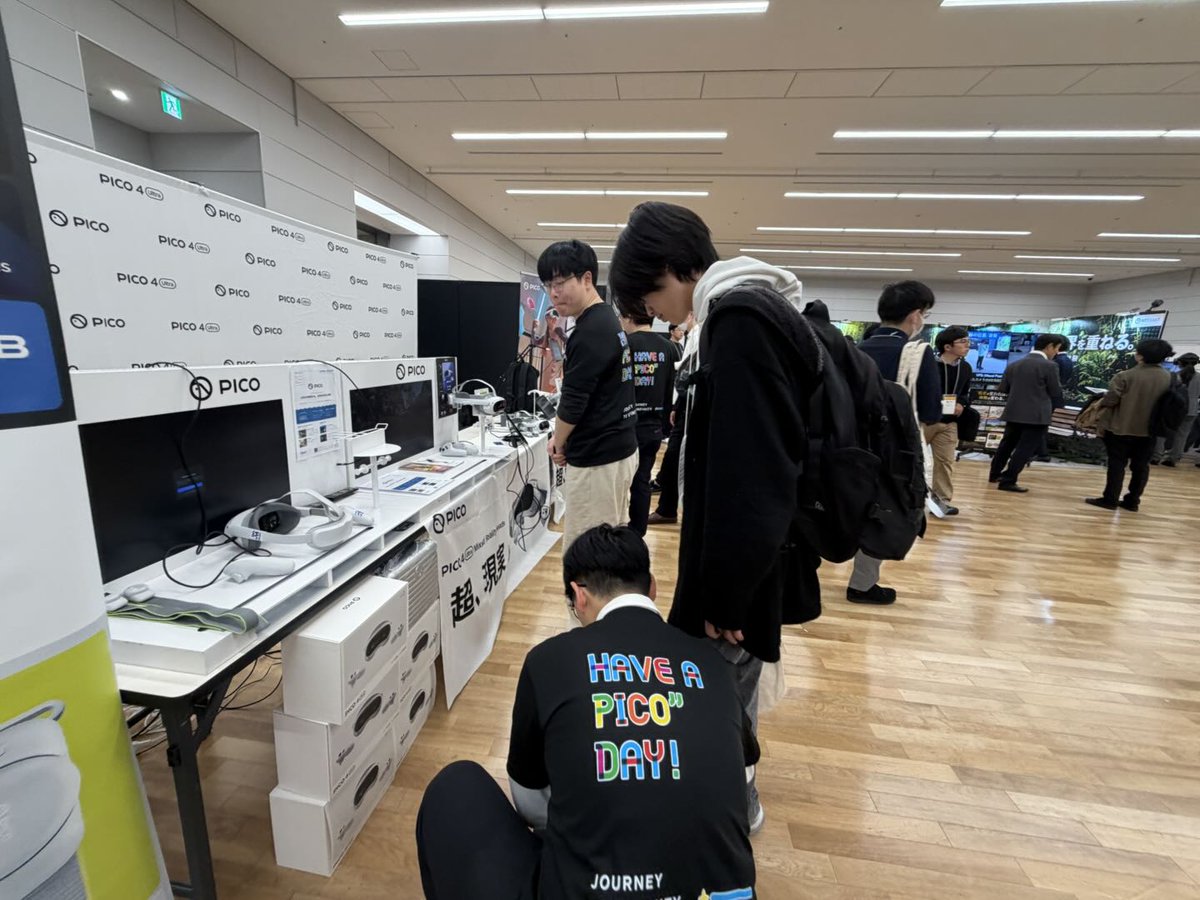 PICO_Japan's tweet image. #XRKaigi2025 2日目＆エキスポ最終日🚀
 4F・4-23 の PICOブースには、PICO 4 Ultra や Motion Tracker 体験を楽しみに多くの方にお越しいただきました🕶️🕺
2日間お立ち寄りくださった皆さま、本当にありがとうございます🙌
次はまたどこかのイベント会場でお会いできますように🌟
#PICO4Ultra