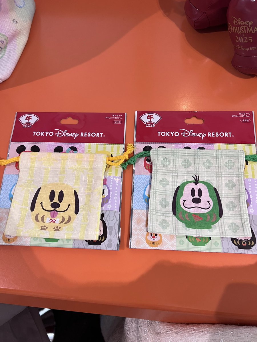 tkhu43227's tweet photo. ディズニー　干支グッズ　きんちゃく
お正月 2026 だるま　キーチェーン

譲：巾着 グーフィー、プルート

求：ミニー又はチプデ

本日ランド内でお取引お願いいたします
#TDR_trade https://t.co/BgXU6zdiQH