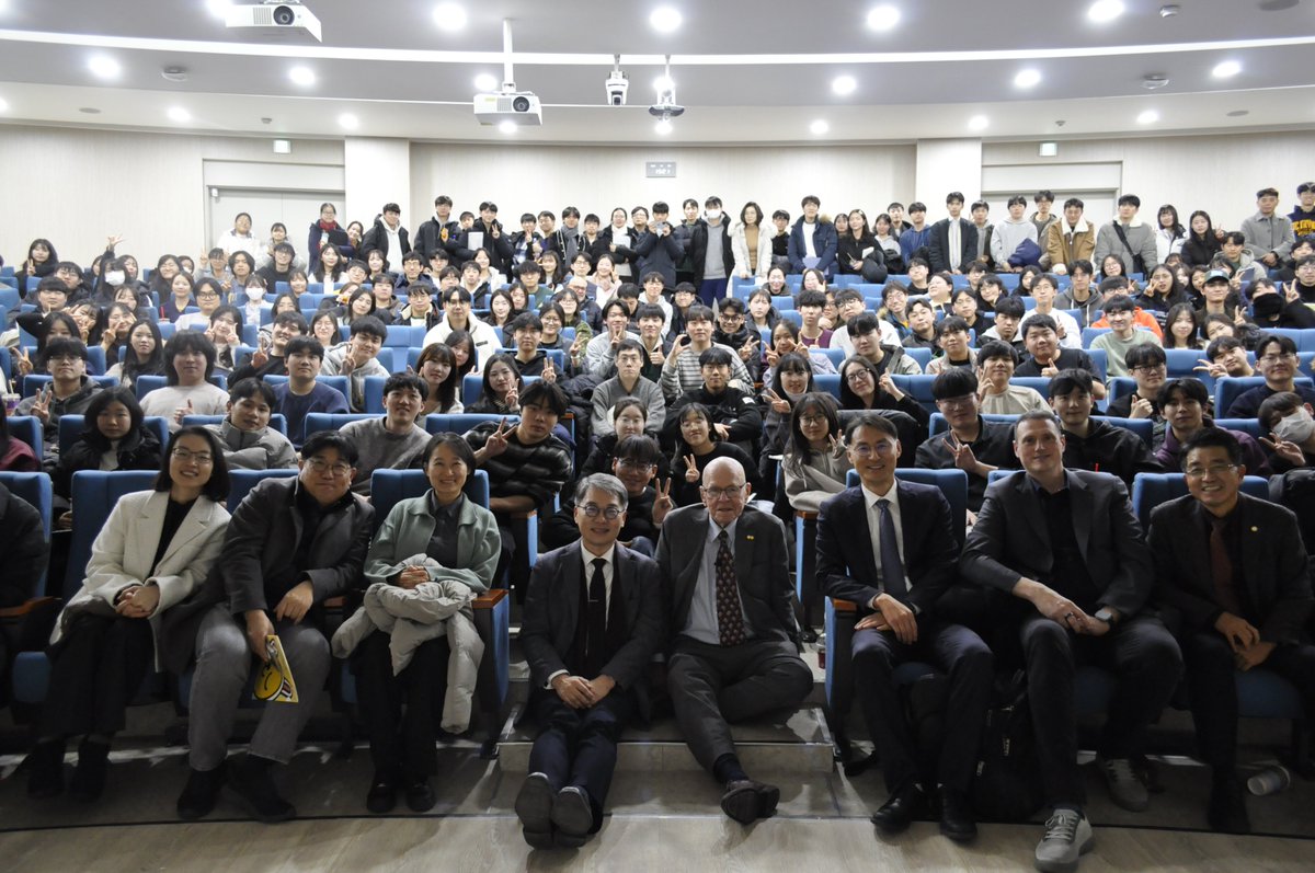 Chemistry Department at Seoul National University tweet media