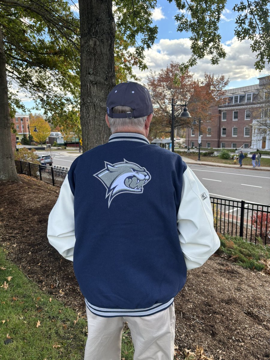 Townandcampusnh's tweet image. 50% OFF SELECT UNH OUTERWEAR!  Come to Town &amp;amp; Campus for your UNH holiday gifts 🎁 #unh #durhamnh