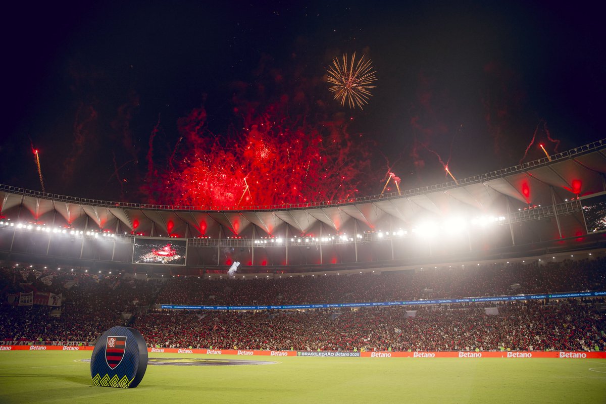 DataFutebol's tweet photo. 73.244 MIL PESSOAS no Maracanã!

É o RECORDE de público do novo Maracanã num jogo entre CLUBES!

HISTÓRICO!!!!

📸 Adriano Fontes/@Flamengo https://t.co/RJFFMuqHPx