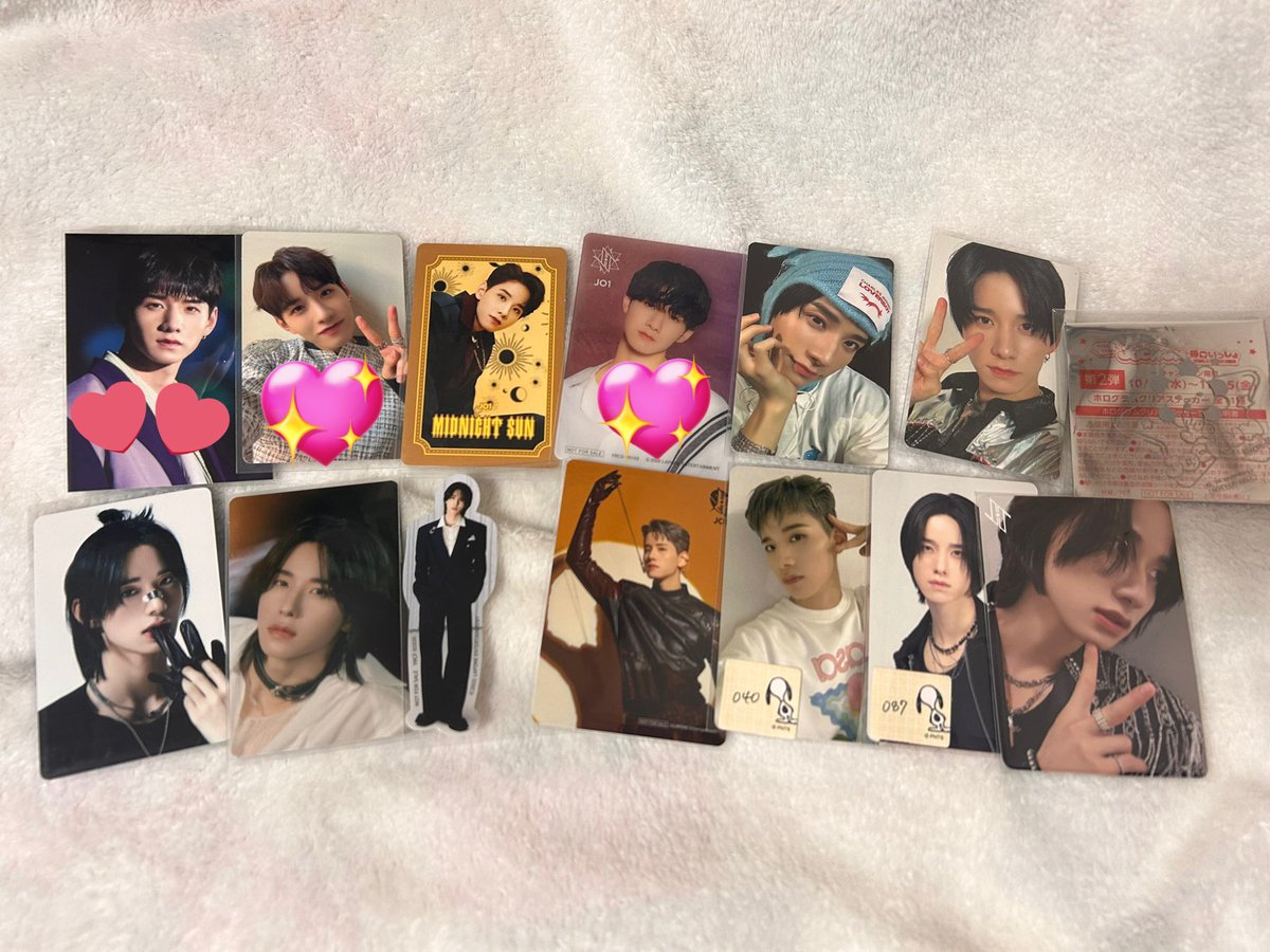 trej_hoon's tweet photo. @o_oe_jamini @_ お声がけ頂きありがとうございます❣️
💖＞︎💕︎で求めているのですが、封入同士でなるべく交換したいと考えておりますので金城HIMP封入複数枚との交換でも宜しければこちらとの交換したいと考えております🙇🏻‍♀️もし1枚のみ求めているようであれば💖のものいずれかと交換可能です！ https://t.co/uh64yrdJni