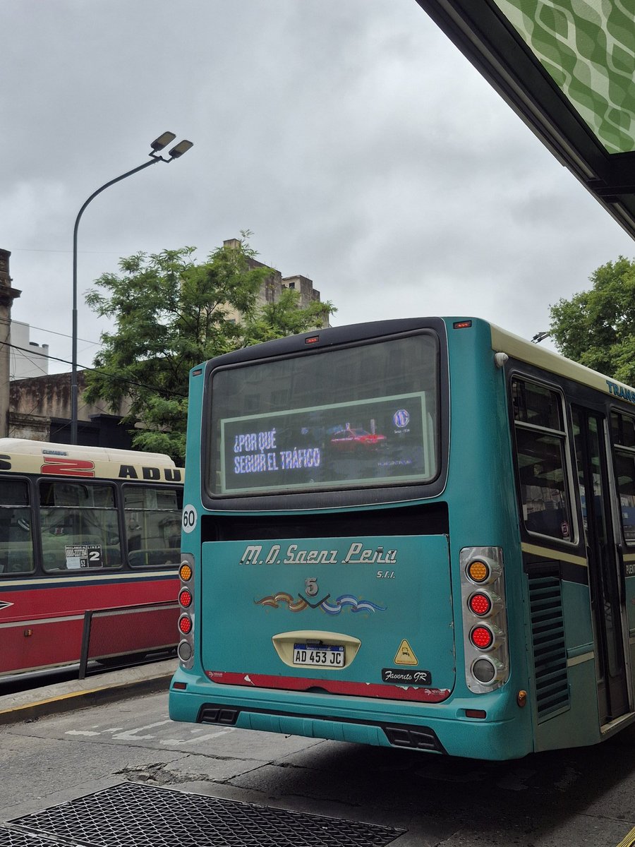 CiudadDeBondis's tweet photo. Cada vez se ven mas carteles LED publicitarios en las lunetas de los bondis. Ahora, el caso de la #Linea92 que se suma a esta tendencia. Que les parece?

📸#AportesCDB https://t.co/iJXFfQlaGg