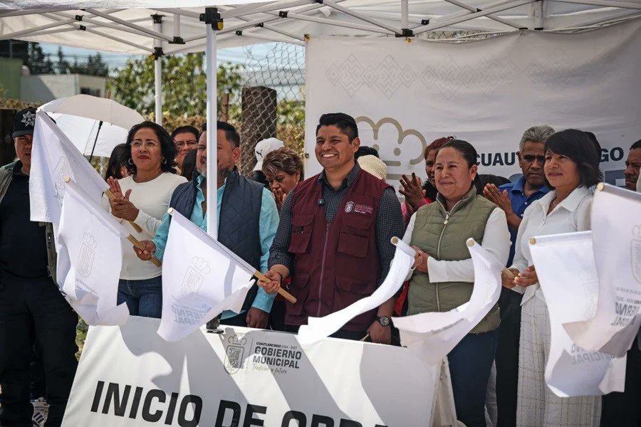 #Puebla Omar Muñoz mejora la infraestructura básica de Cuautlancingo

Nota:   tinyurl.com/274yzb6k

<a href="/omarmunooz/">Omar Muñoz</a>   <a href="/CuautlancinGob/">Gobierno de Cuautlancingo</a>