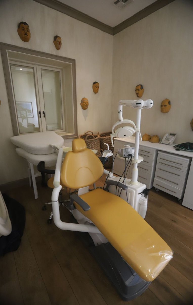 LizCrokin's tweet image. Jeffrey Epstein’s Dental Chair, Dental Equipment &amp;amp; Masks of Men are More Proof Suggesting Barbaric Torture on Victims Straight Out of a Horror Film!

Everyone is missing the bigger picture with photos that have come out of a dental chair and dental equipment in a room at Jeffrey…