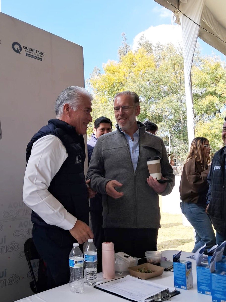 Asistimos a la jornada Aquí Contigo, Gober en Huimilpan, acercando iniciativas energéticas que impulsan el desarrollo sostenible y el bienestar de las familias queretanas.

¡Seguimos trabajando por un Querétaro más eficiente y sustentable!