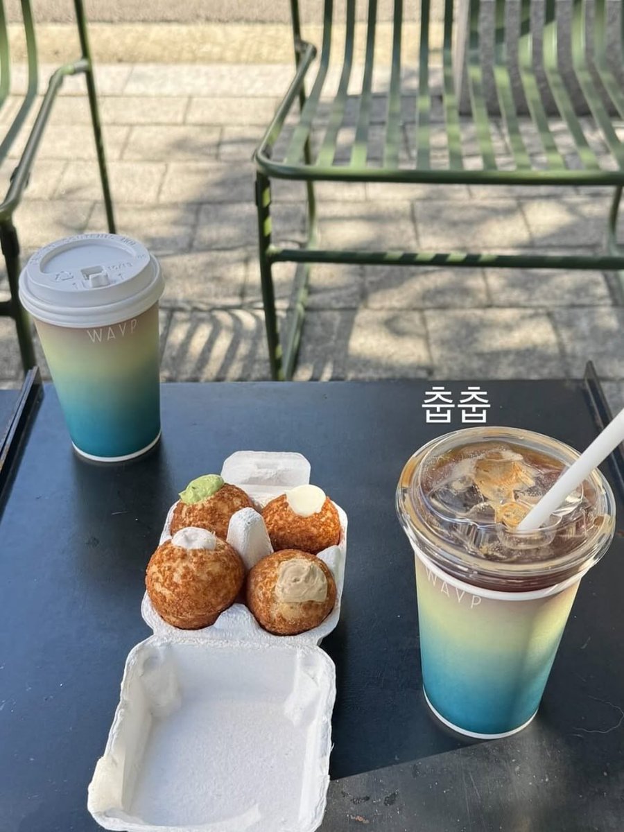 今日のおやつはチョコマフィンに決まり！
とろっと甘くて幸せ🍫🧁