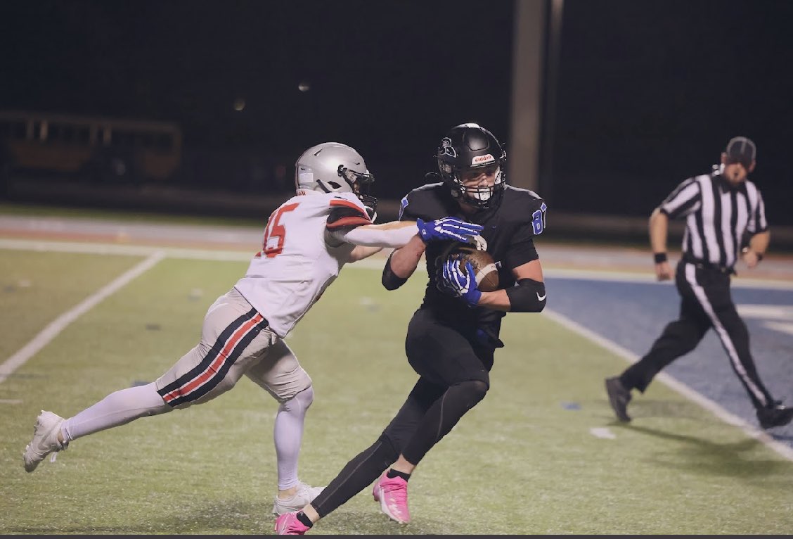 Congratulations to Quinn Sullivan for being a 2nd Team TE and HM DE All-Sunflower! Lead the team in both Receiving Yards and Sacks