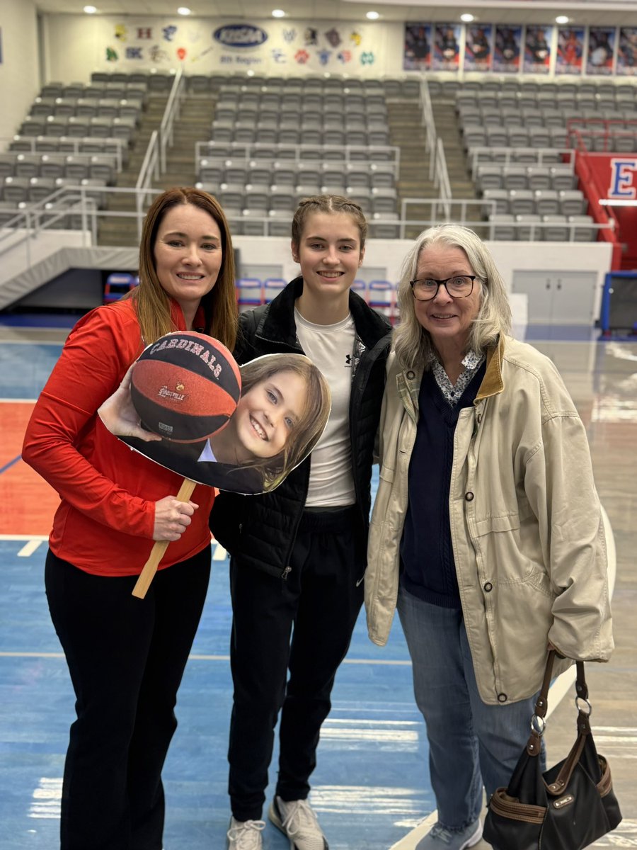 Victoria Spiegl tweet media