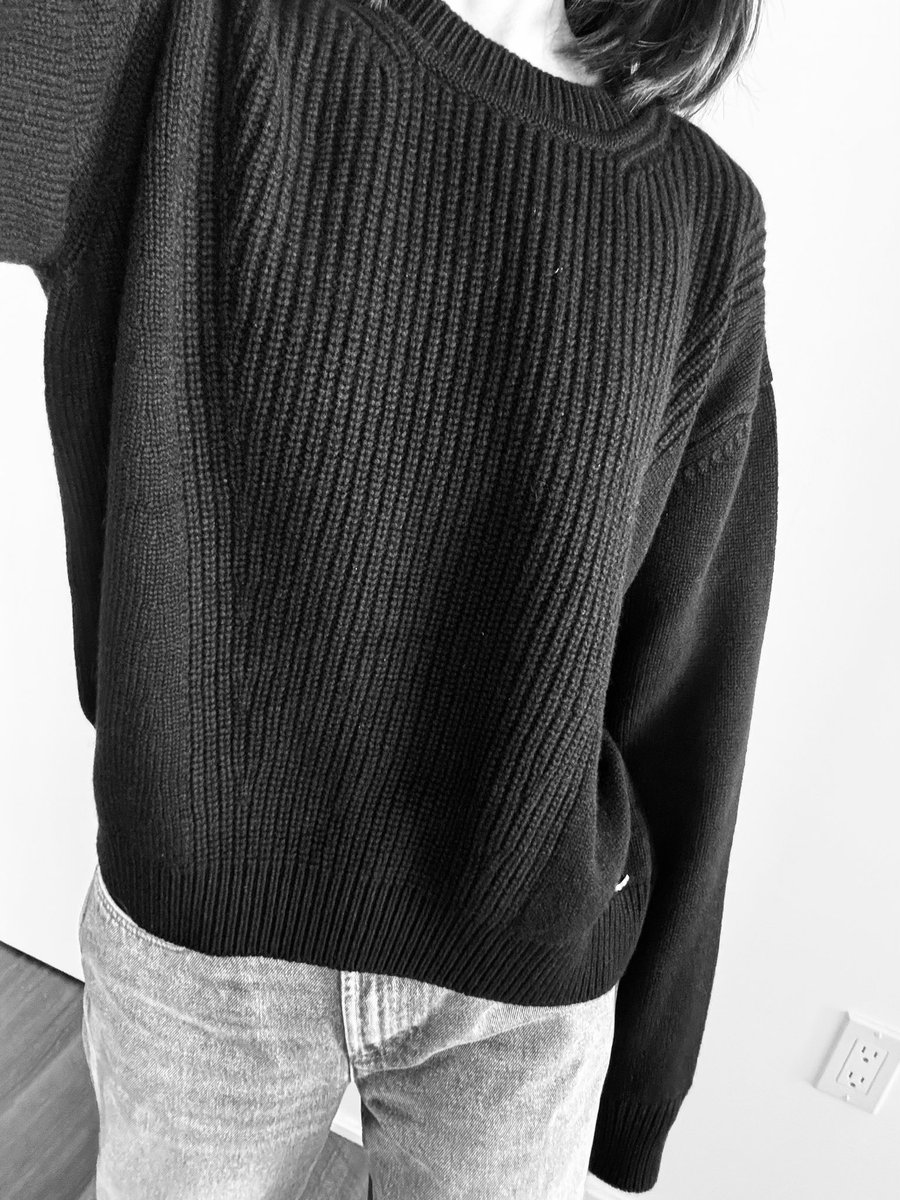 エルメスのカシミヤニットおろした。あたたか❤︎絶妙な身幅と丈感のシルエットが好みです