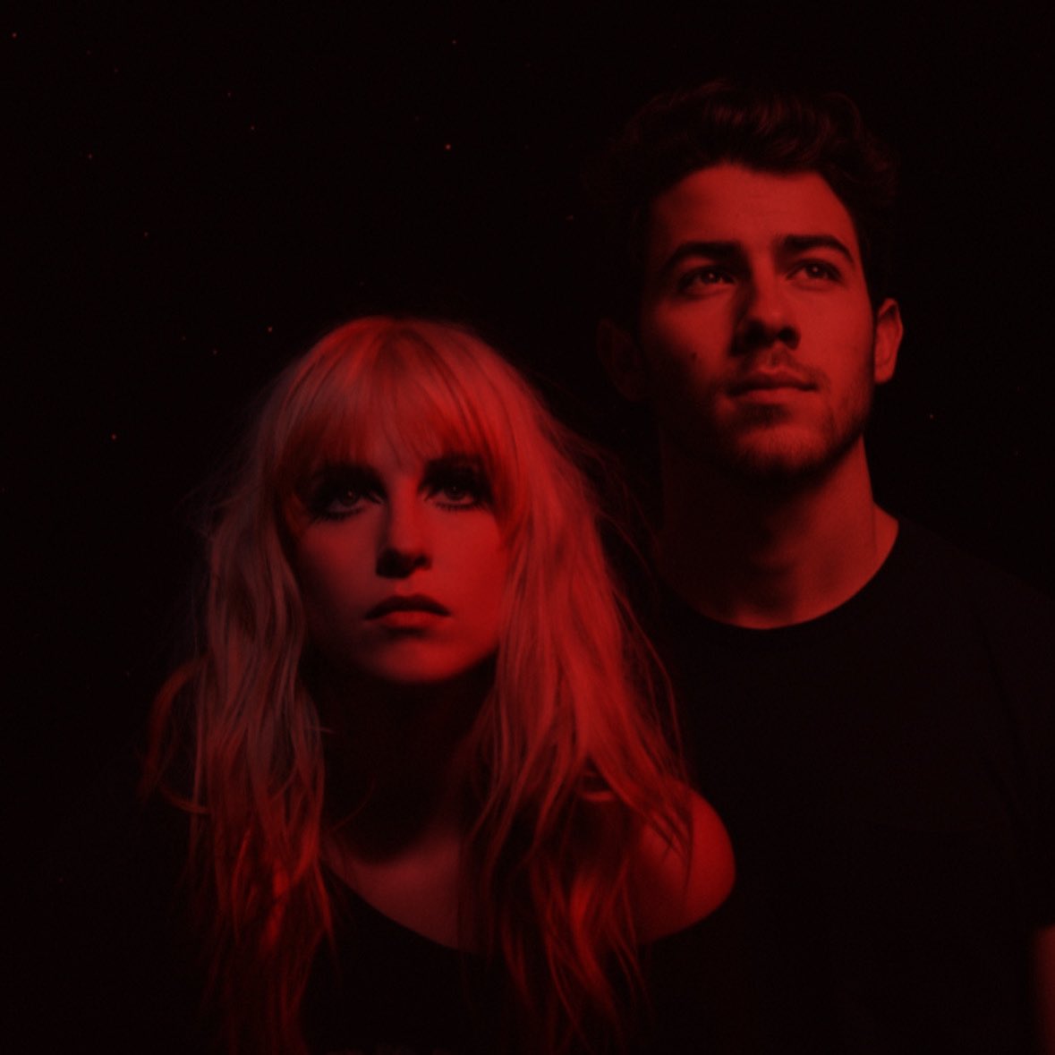 𝗗𝗶𝗮𝗺𝗼𝗻𝗱𝘀 (𝗙𝗲𝗮𝘁. 𝗔𝗹𝗶𝗰𝗶𝗮 𝗔𝗹𝗹𝗲𝗻) 

𝐻𝑢𝑏𝑖𝑒𝑟𝑎 𝑑𝑒𝑠𝑒𝑎𝑑𝑜 𝑞𝑢𝑒 𝑝𝑟𝑒𝑔𝑢𝑛𝑡𝑎𝑟𝑎𝑠 𝑎𝑙𝑔𝑜 𝑑𝑖𝑠𝑡𝑖𝑛𝑡𝑜. 𝑂𝑑𝑖𝑒 𝑐𝑢𝑎𝑛𝑑𝑜 𝑙𝑜 ℎ𝑖𝑐𝑖𝑠𝑡𝑒, 𝑜𝑗𝑎𝑙𝑎 𝑛𝑜 ℎ𝑎𝑦𝑎 𝑠𝑢𝑐𝑒𝑑𝑖𝑑𝑜 𝑑𝑒 𝑒𝑠𝑎 𝑚𝑎𝑛𝑒𝑟𝑎.

2nd single, viernes. 🔆