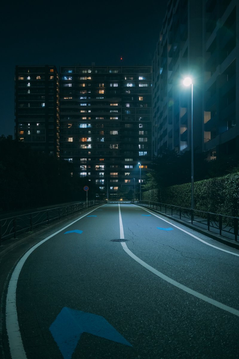 imari33_photo's tweet photo. 最近いただいたコメントで、「いろいろな事情があって夜に外出できないけど、あなたの写真を見ると夜散歩している気分になれて好き」というのがあってなんだか嬉しくなりました。 https://t.co/mGcQaaCDmG