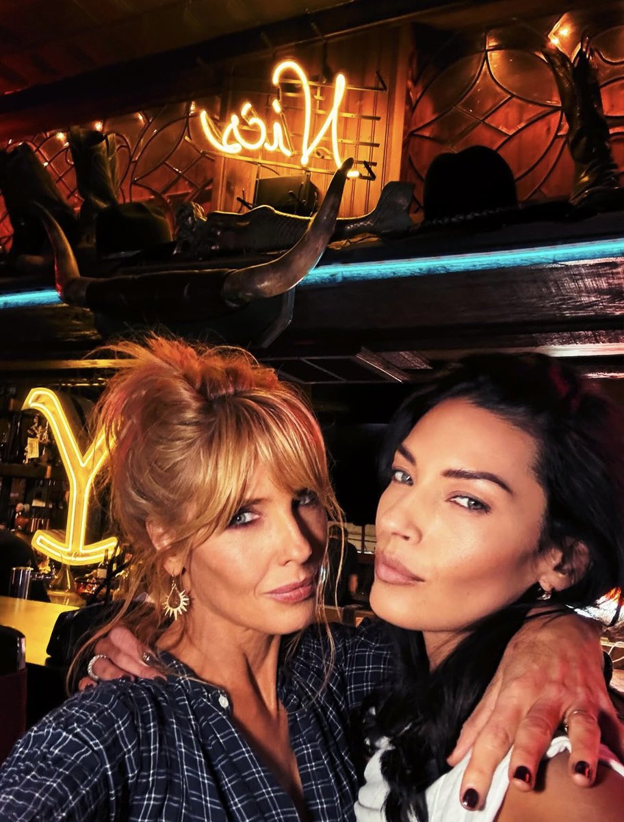 BDutton96's tweet image. the scream i scrumpt holy shit it’s mzkelly and she looks 🔥🔥🔥