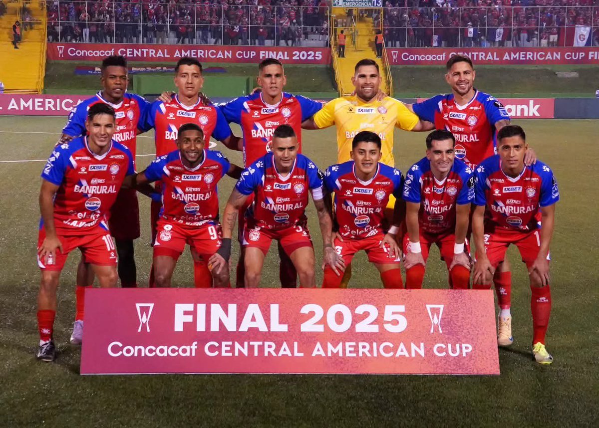 🇬🇹🏆🇨🇷 EMPATE ENTRE SÚPER CHIVOS Y MANUDOS 🤩  Los chivos a 45 minutos del título (por el gol visitante). 

#Xelajú 0 - 0 #Alajuelense
Global: 1-1

#CopaCentroamericana ⚽️