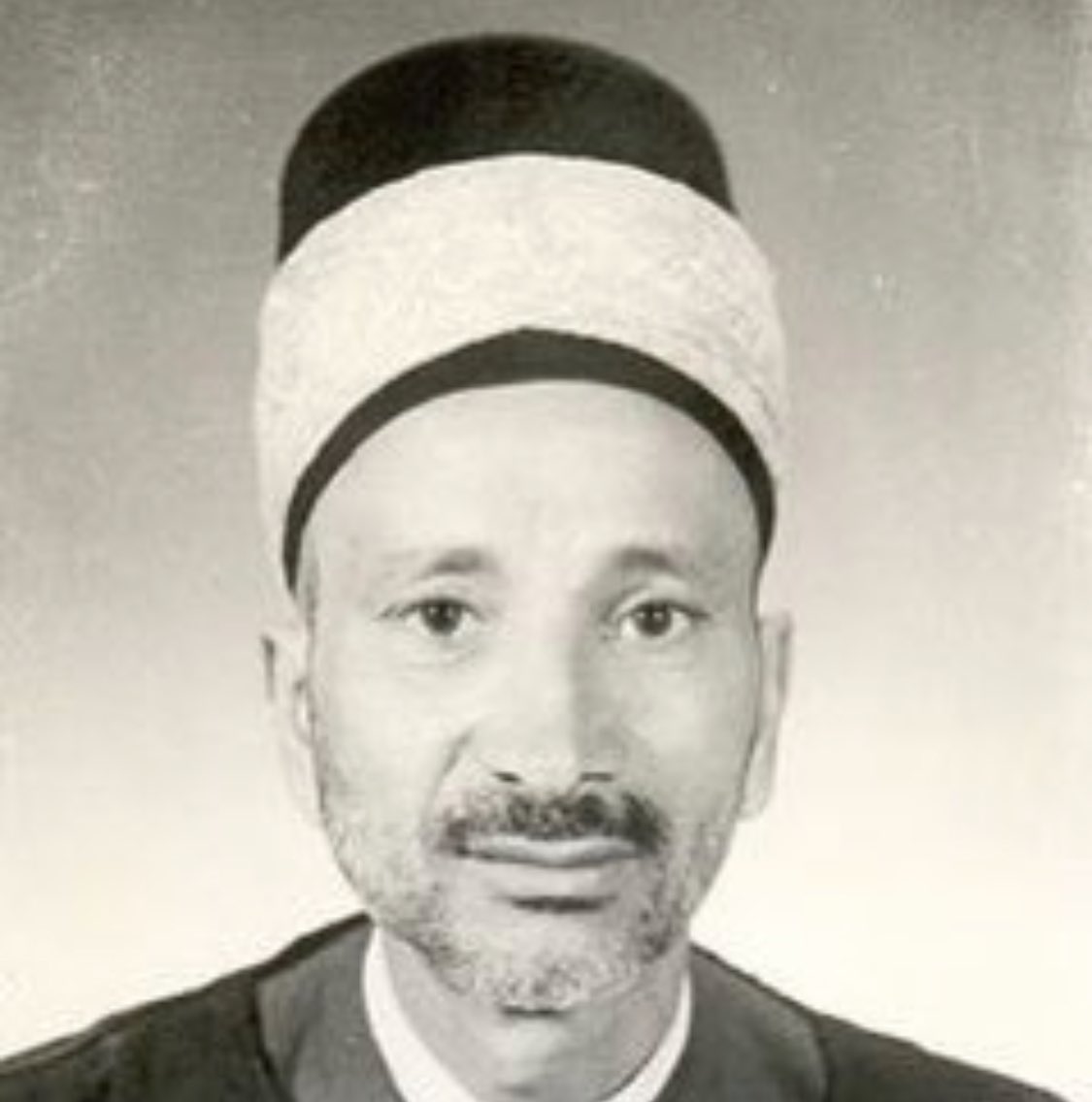 رحم الله مَن قرأ الفاتحة لروح المرحوم الخطيب الحسيني الشهير الشيخ هادي الكربلائي -طيب الله ثراه- والمتوفى سنة 1992 م