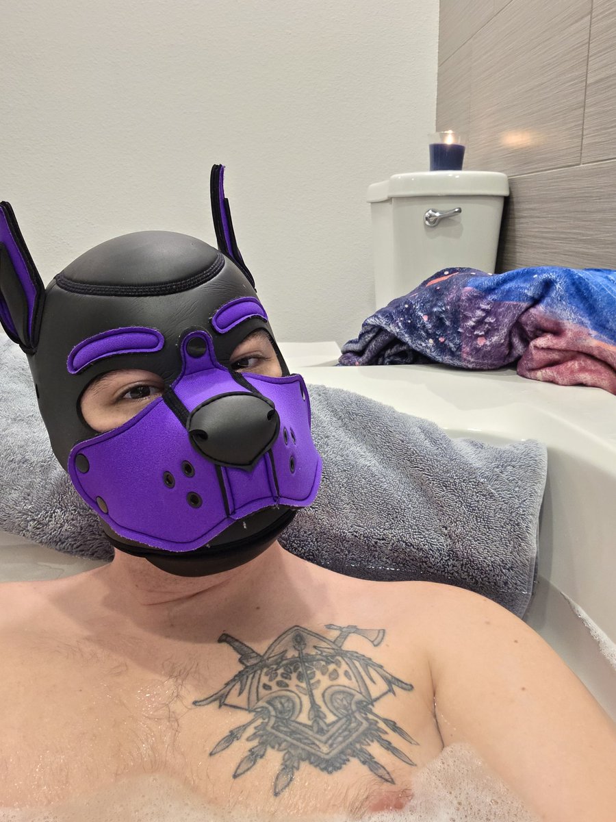 Time to make <a href="/the_pup_mocha/">Pup Mocha</a> jealous by sending him pictures of me in a bubble bath.