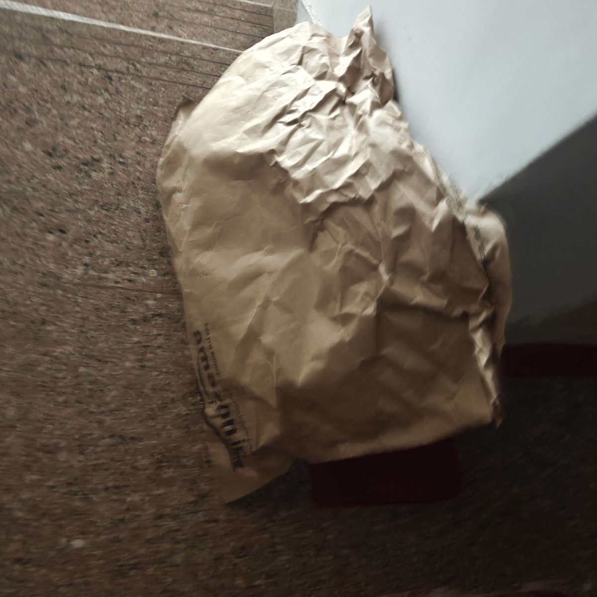 BLSwarnkar2's tweet photo. Surprisingly, the #marketing_platforms like, #Amazon prefer wasteful use of packing material to harm the environment! Using in-proportionately #BigBags to carry small products! https://t.co/pMgmotxbGf