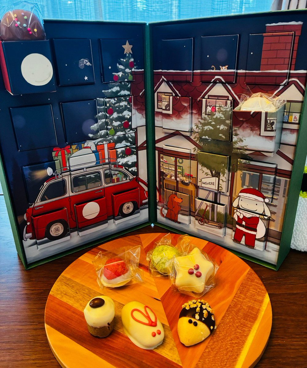 久しぶりのアドベントカレンダーは、やきがしやSUSUCREのアドベントボックス。お菓子の可愛さ、美味しさはもちろんのこと、元の引き出しを反対に入れると、クリスマスのデザインに変わっていく面白さも✨おもちゃを入れても楽しめそうです！本社スタッフ
#やきがしやSUSUCRE
#アドベントカレンダー