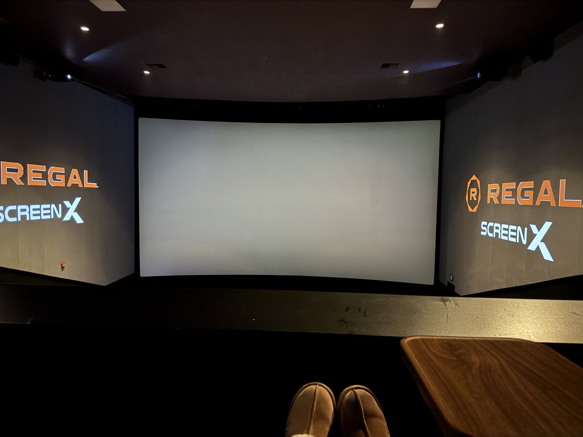 마치 대관한 거 같은 기분이에오 (앞에 두명 계심)