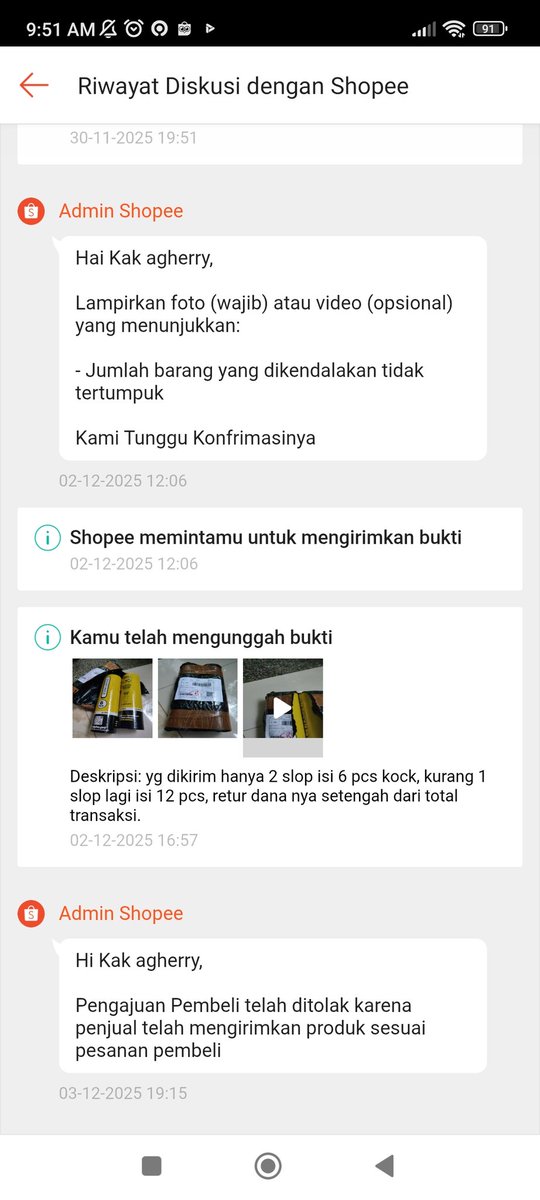 agherry's tweet image. Baru kejadian, beli shuttlecock 2 Slop Alpha X isi 12. Yang di kirim shuttlecock 2 Slop Alpha X isi 6. Sudah mengajukan komplain pengembalian dana sebagian, ditolak. Deskripsi sebelum beli isi 12, setelah pengajuan komplain, diganti 6. Chat ke ke Seller dijawab AI. @ShopeeID