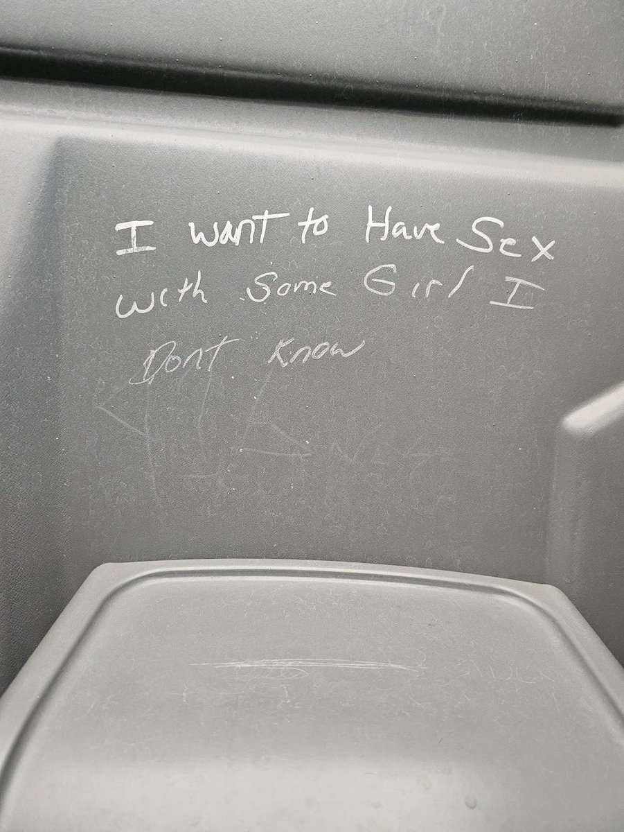 𝔡𝔢𝔞𝔡 𝔴𝔦𝔣𝔢 tweet media