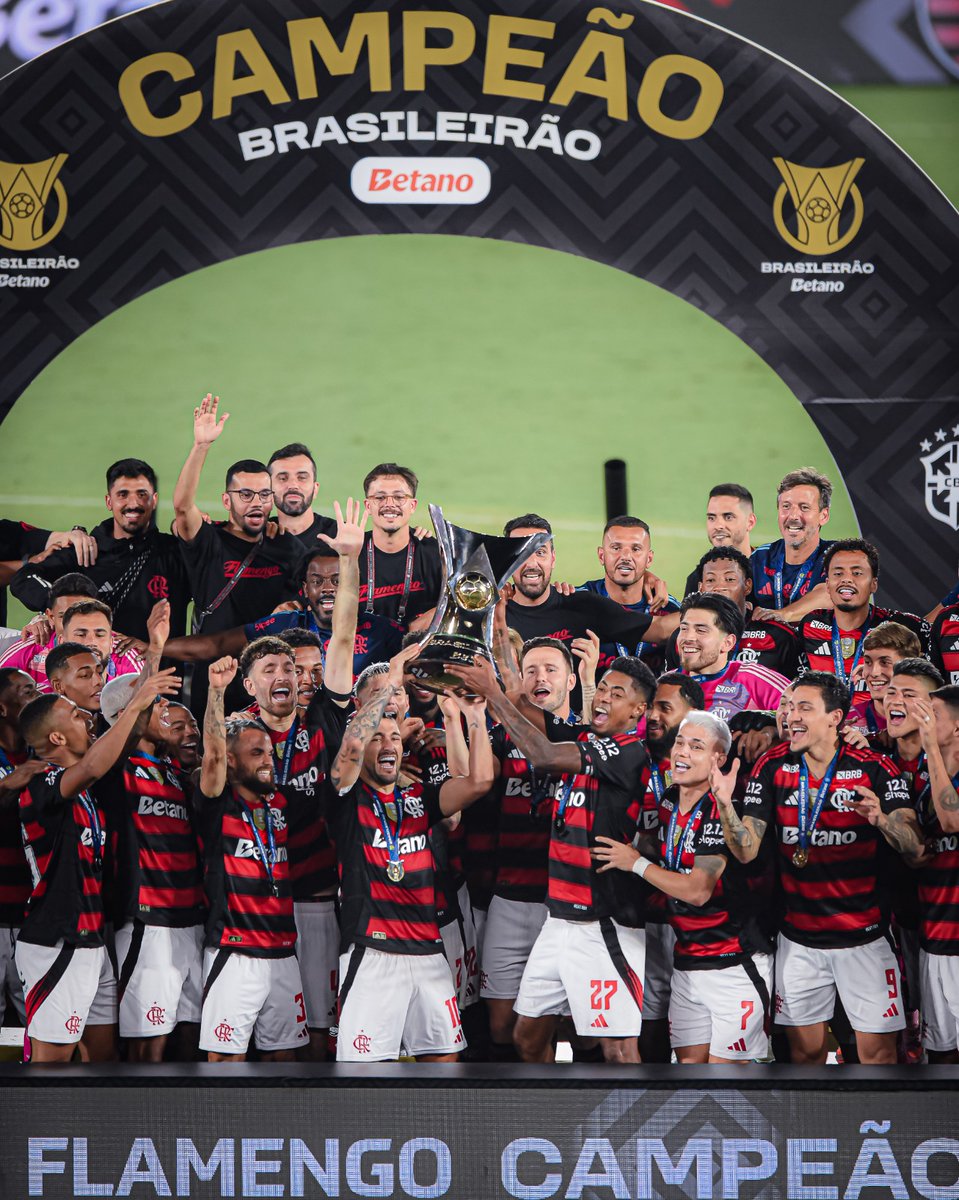 flazoeiro_'s tweet photo. O MAIOR! 🏆🇧🇷🔴⚫️

O Flamengo é o maior campeão do Brasil considerando as 3 principais competições nacionais: 

- 09 Brasileiros;
- 05 Copas do Brasil;
- 03 Supercopas

Quem tem mais, tem 17!!! SEM FAX 🤩🔴⚫️🏆 https://t.co/rByCuoLPJk