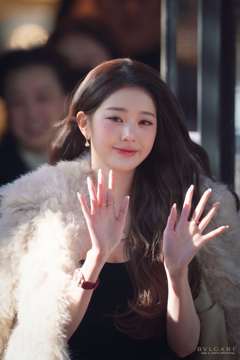 251204 BVLGARI Holiday Divas Dream

My Diva❤️

#원영 #WONYOUNG #ウォニョン #장원영 #JANGWONYOUNG #갓기 #IZONE #IVE #아이즈원 #아이브

<a href="/Bulgariofficial/">Bvlgari</a>