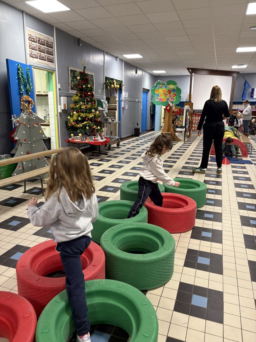 #aventuresenmaternelle #usep62 Projet interdisciplinaire…c’est parti pour la chasse à l’ours 4 classes à l’école Auriol Joly WINGLES Trouveront-ils l’ours ???? <a href="/usepnationale/">USEP nationale</a> <a href="/pasdecalais62/">pasdecalais62</a> <a href="/dsden62/">DSDEN du Pas-de-Calais</a>