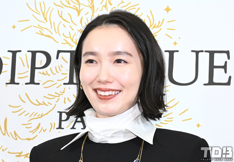 talent_databank's tweet image. 飯豊まりえ、クリスマスの予定は「お家でまったり」　プライベートで“香り”についての習い事も告白＜ディプティックホリデーポップアップ＞ - タレントデータバンク 

▼詳細はこちら
talent-databank.co.jp/special/topics…

#飯豊まりえ #ディプティック