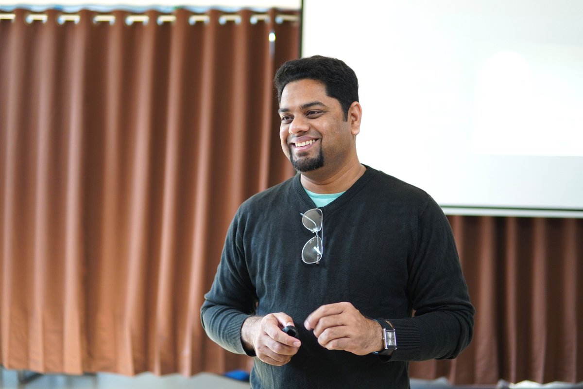 DaffodilPoly's tweet image. 📌ড্যাফোডিল পলিটেকনিকের সিভিল ও ইলেকট্রিক্যাল ডিপার্টমেন্টের শিক্ষার্থীদের নিয়ে অনুষ্ঠিত হলো Art of Living ক্লাস।

Art of Living হলো জীবনমুখী শিক্ষা, যা শিক্ষার্থীদের ব্যক্তিত্ব, আচরণ, মানসিকতা ও জীবনধারাকে আরও সুন্দর ও পরিপূর্ণ করে তোলা। 

#Daffodilpolytechnic