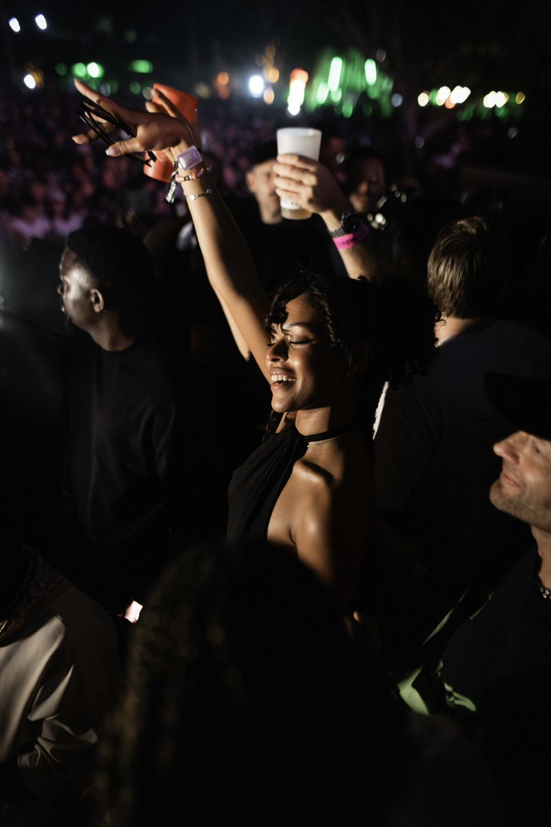 BCWeekender's tweet image. Eyes closed. Hands up.
That moment when the music takes over
and the whole night shifts.🙂‍↔️

This is what BCW feels like –
pure energy, pure community, pure connection.🫶🏾