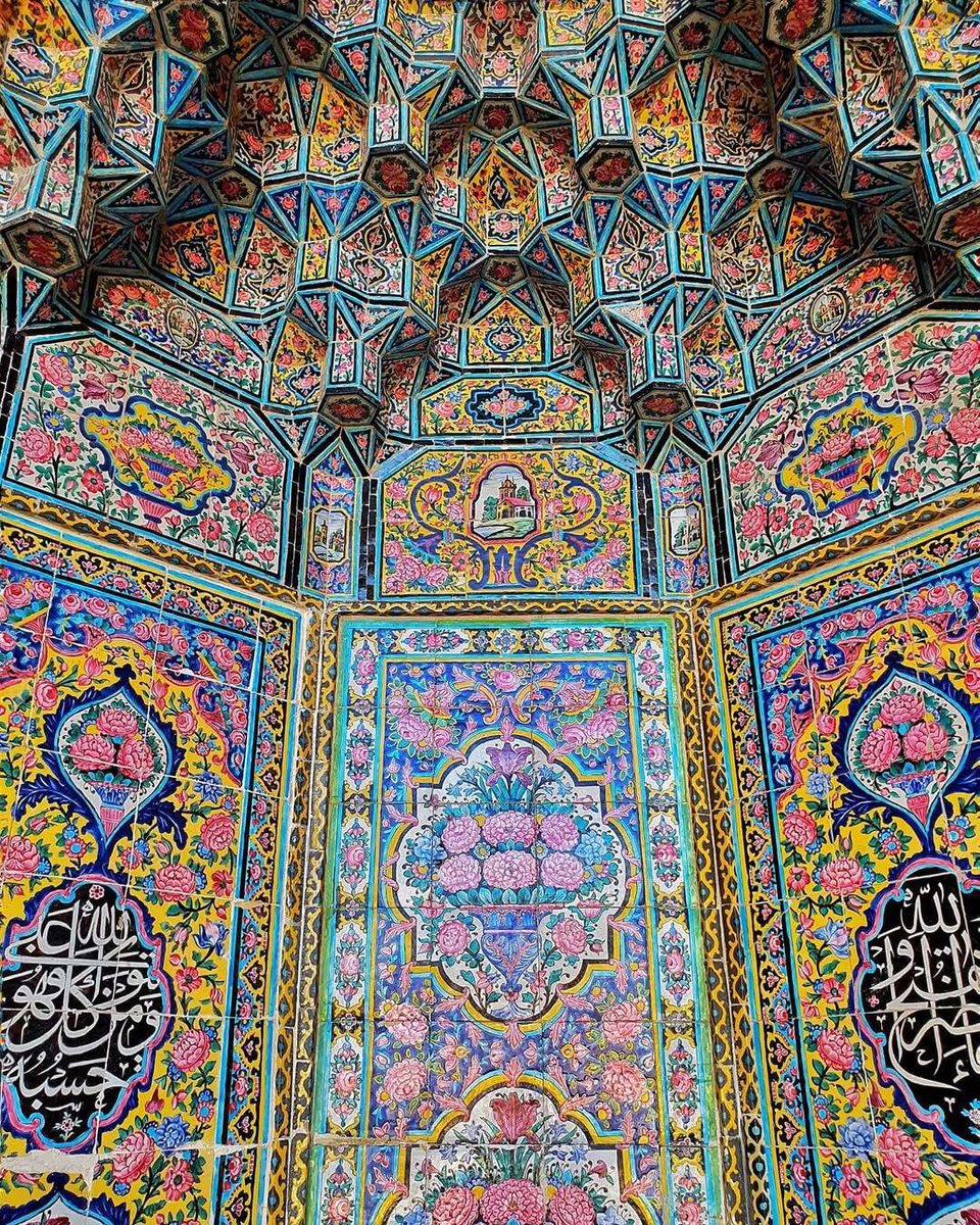 QT your  Tezos art 

“Your mood = one color in this skyline. 
#MadeCommunity1
#MadeArtBridge
#MWellB

🔗objkt.com/tokens/KT1GfCn…