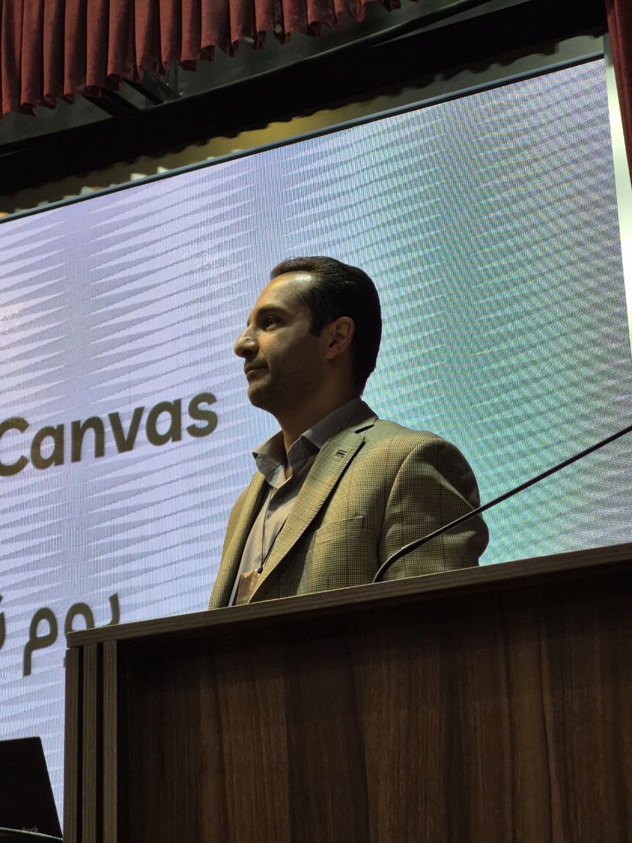 AI404community's tweet photo. دقیقا همین حالا، سخنرانی آقای مصطفی پور‌علی 
@Hamfekr_Mashhad 
#استارتاپ_ویکند
#startup_weekend_AI404
#startup_weekend https://t.co/RbxHtGB3EW