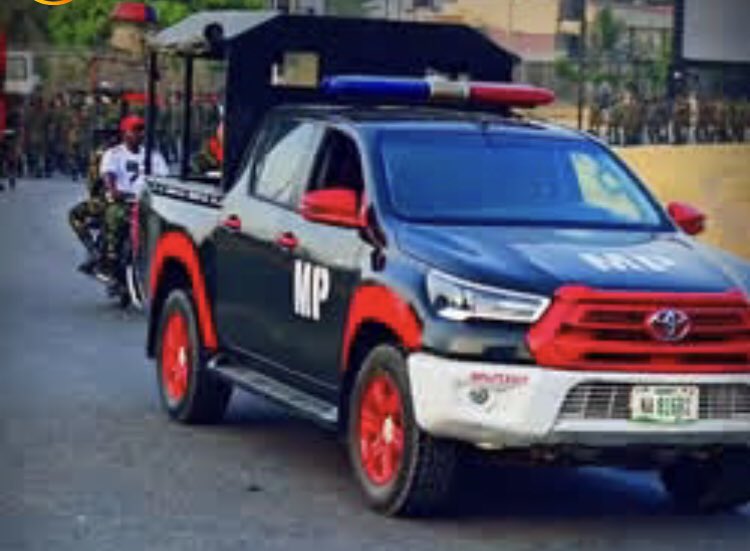 Red pain maganin da kikin yaro 🥹🥹 for military red cap, red car maganin dakikin soja