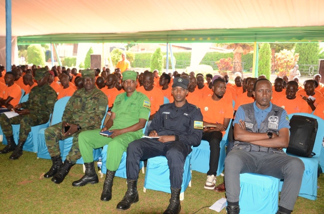 GatsiboDistrict's tweet photo. Aka Kanya: Mu Karere ka #Gatsibo harimo kubera Umwiherero w'Abakuru b'Imidugudu bagera kuri 602, ukaba witabiriwe n'ibindi byiciro bitandukanye by'Ubuyobozi, abafatanyabikorwa n'inzego z'Umutekano. @RwandaLocalGov @RwandaEast https://t.co/zNoc0eaX89