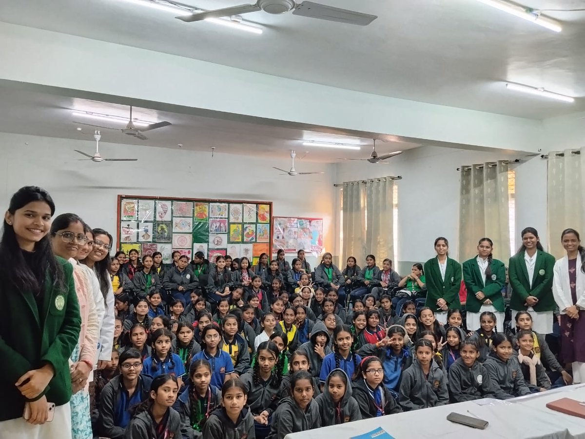 jignasa_malwa's tweet image. #PERSONAL_HYGIENE #Awareness #PROGRAM
जिज्ञासा रतलाम द्वारा पीएम श्री केंद्रीय विद्यालय मे छात्राओं को #Menstrual_Cycle के दौरान होने वाली बीमारियों और बीमारियों से बचाव के लिए सावधानियों से संबंधित जानकारी के लिए हाइजीन अवेयरनेस जागरुक कार्यक्रम आयोजित किया गया। 
#JIGNASA
#ABVP