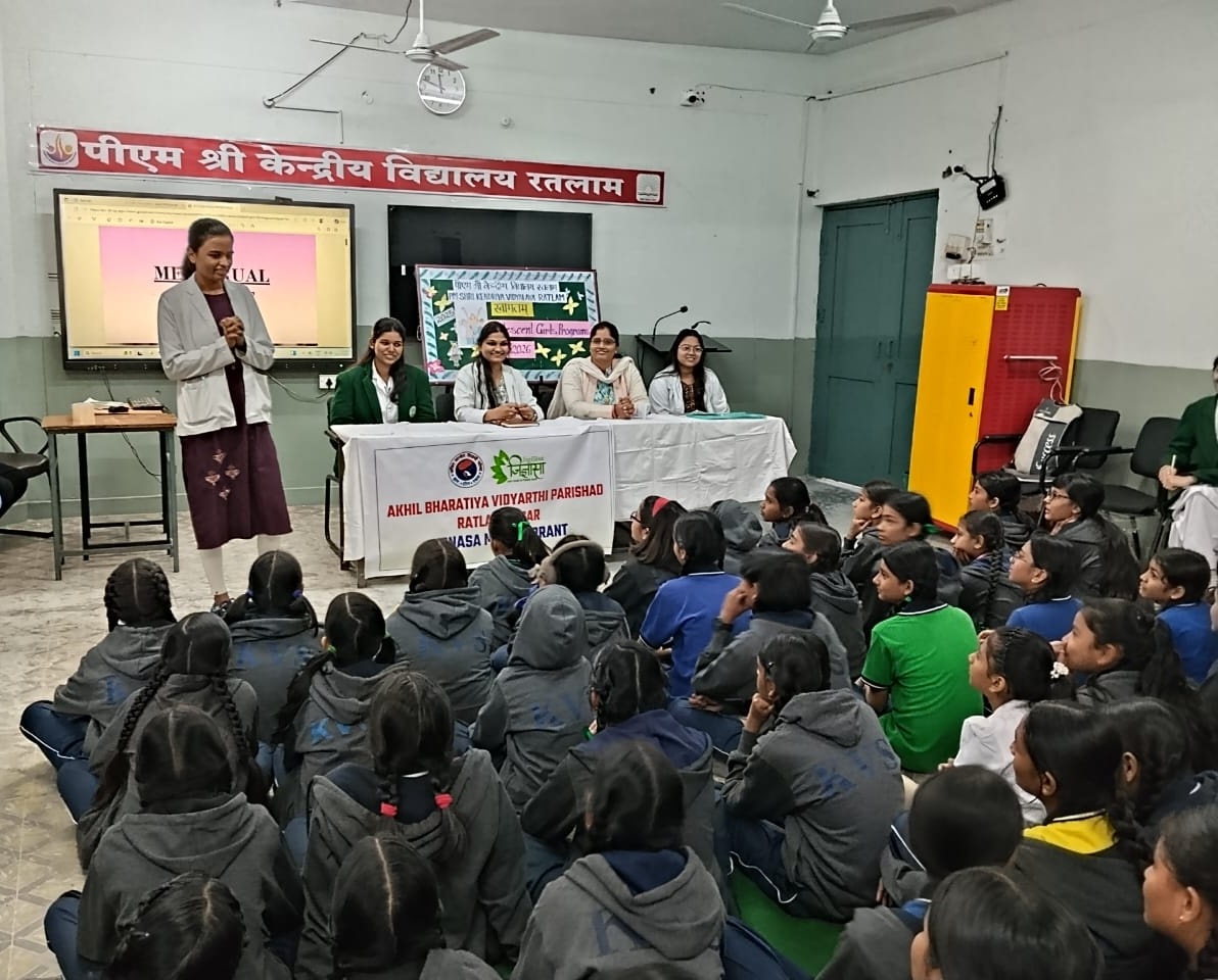 jignasa_malwa's tweet image. #PERSONAL_HYGIENE #Awareness #PROGRAM
जिज्ञासा रतलाम द्वारा पीएम श्री केंद्रीय विद्यालय मे छात्राओं को #Menstrual_Cycle के दौरान होने वाली बीमारियों और बीमारियों से बचाव के लिए सावधानियों से संबंधित जानकारी के लिए हाइजीन अवेयरनेस जागरुक कार्यक्रम आयोजित किया गया। 
#JIGNASA
#ABVP