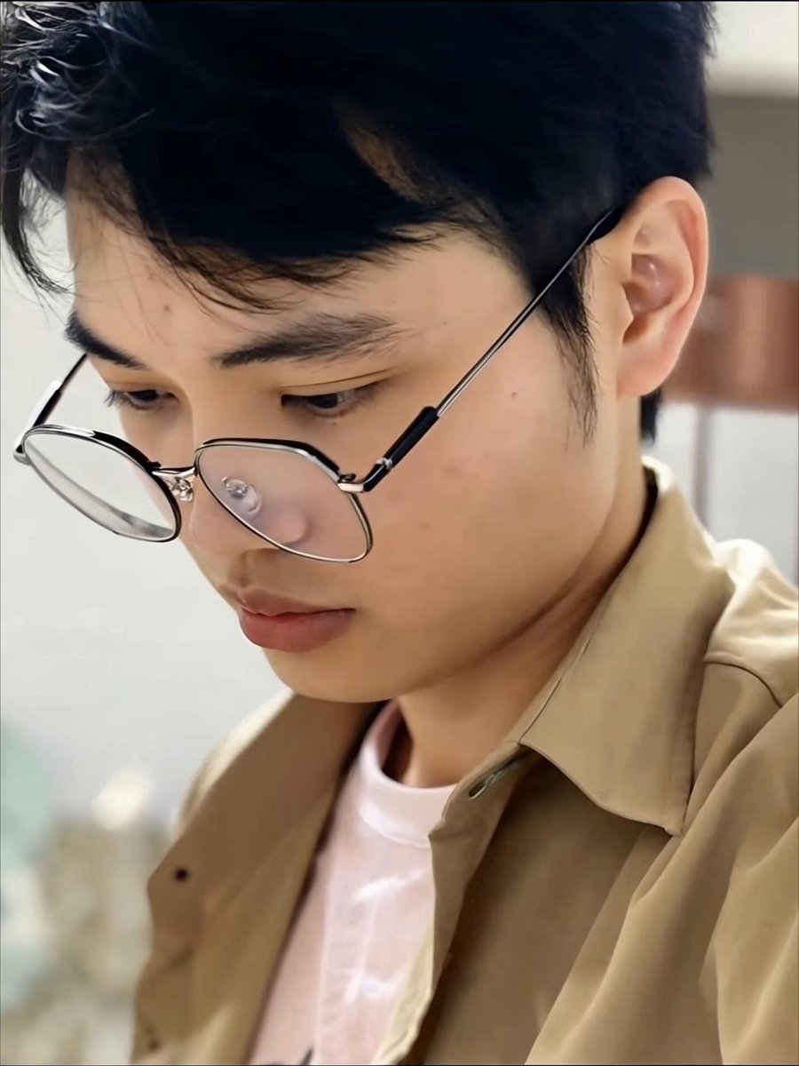 ProgyChick's tweet photo. 以前还是有点帅 https://t.co/nroAfnOcg8
