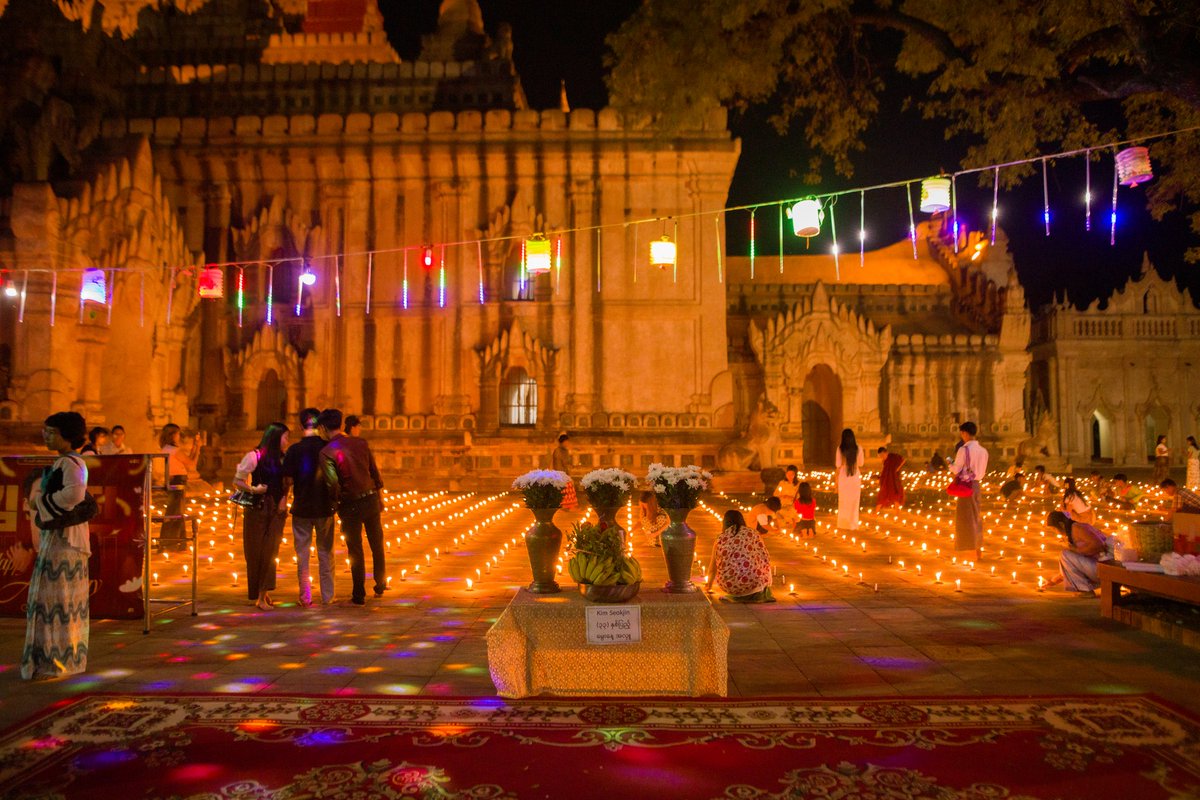 RUN SEOKJIN IN BAGAN — Project 5

✨ Historic moment in Bagan, Myanmar.

At Myanmar’s first cave temple — the masterpiece of Bagan architecture — the 920-years-old Ananda Temple, WORLD FIRST ARTIST JIN offered flowers, pure water &amp; 1,800 oil lamps 🪔 — a ceremony done only twice
