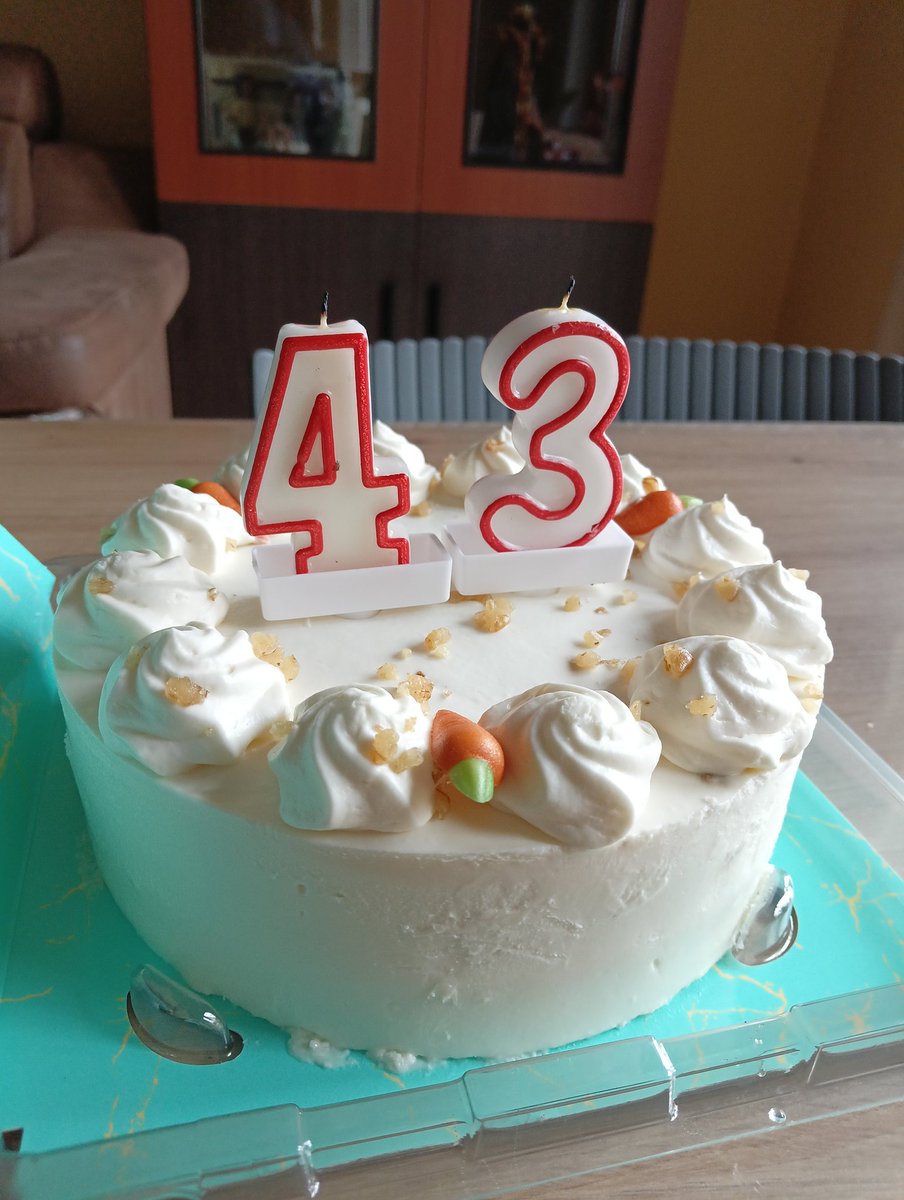 Laura Tinajero tweet media