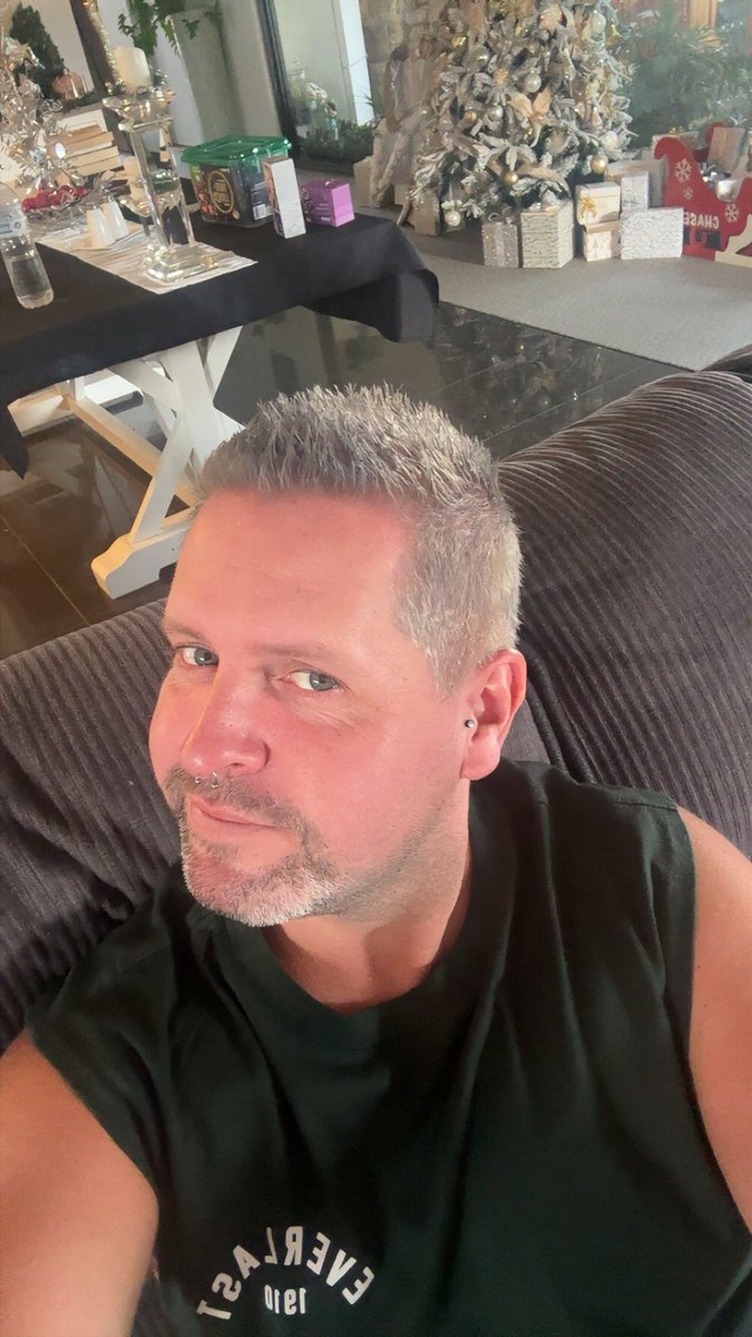 _Dans_World's tweet image. So I have gone silver….. been about 15 years since I’ve dyed my hair.