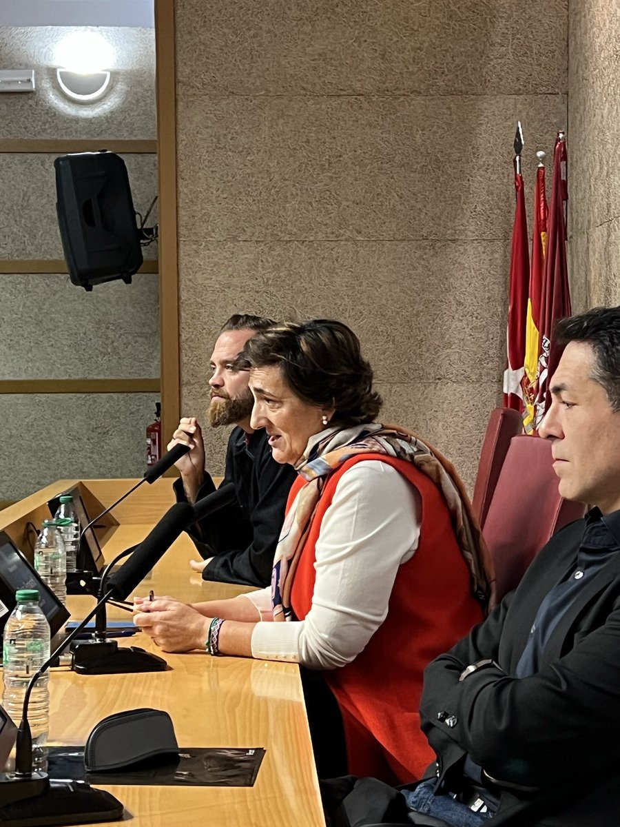 ArturoGomezQuij's tweet image. Lleno total en #NewPaper36 para hablar sobre periodismo y polarización, en la presentación del centro de excelencia Press-Forward de la Prof.ª @loretoc