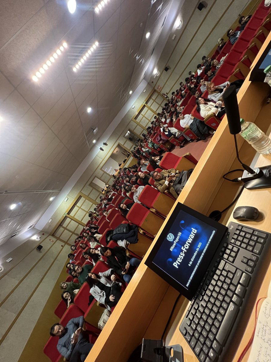 ArturoGomezQuij's tweet image. Lleno total en #NewPaper36 para hablar sobre periodismo y polarización, en la presentación del centro de excelencia Press-Forward de la Prof.ª @loretoc