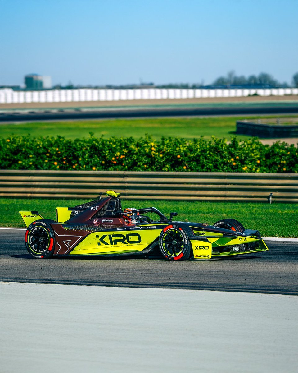 SoyMotor's tweet photo. 🥳Vive la Fórmula E como nunca en SoyMotor🥳 

🙌SoyMotor retransmitirá TODAS las clasificaciones en DIRECTO y con IMAGEN OFICIAL

🙌Cada lunes post ePrix haremos programa especial en nuestros canales de Twitch y Youtube 

🙌Así como crónicas, artíuclos, entrevistas y mucho más en nuestra página web 

😎¿Te lo vas a perder? ¡¡¡La temporada 12 arranca YA!!!

#FormulaE @FIAFormulaE