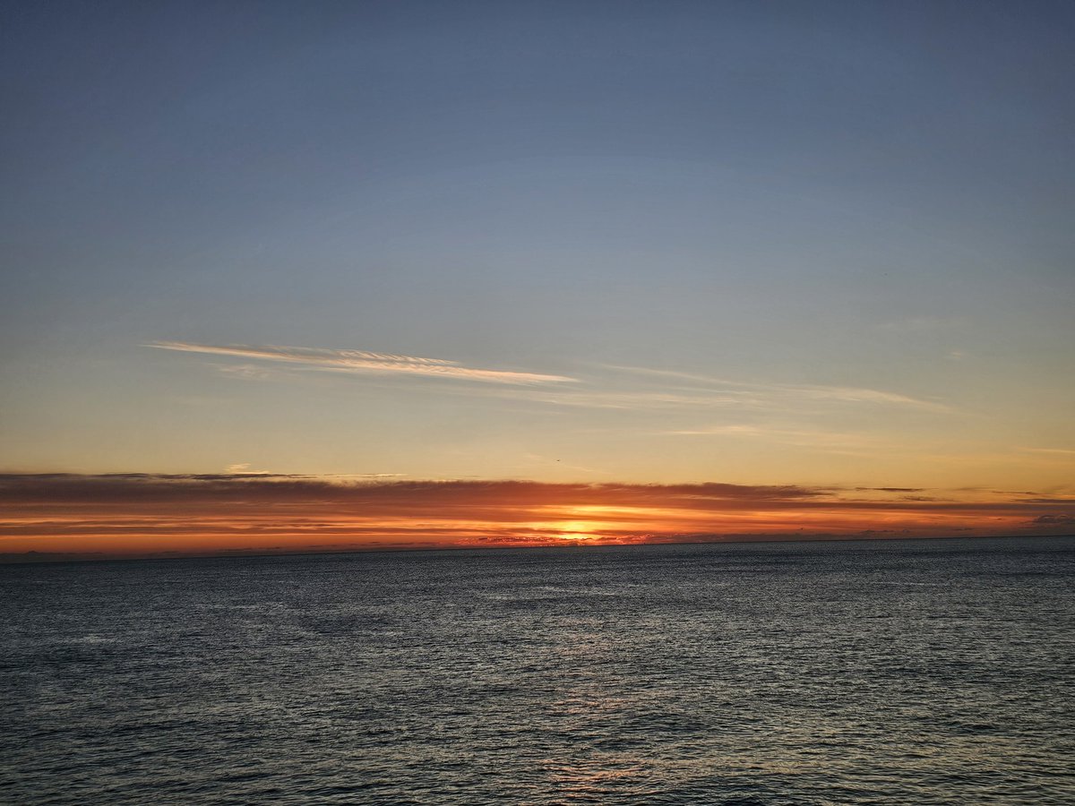 JOSalminen's tweet photo. Hyvää torstaita! Aamuhöntsät @CNAB_oficial suoritettu 8°C lämpötilassa. Meri alkaa olemaan talviuintikunnossa.

¡Bon día! ¡Qué vaya bien el jueves!

#Barceloneta #Barcelona https://t.co/ZYHZBOsZPO