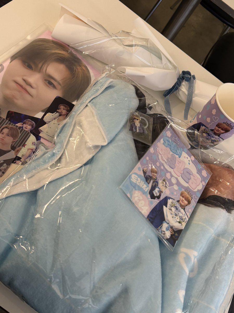 도영이 생일 너무 축하해 💙 

 #도영의_파스텔플라워파티