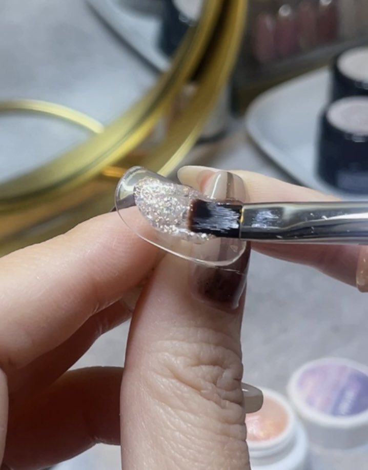 achielnails_'s tweet photo. また始まるよ！ネイルタウン半額祭り！！🪭
薄くて軽くて塗りやすかったブラシ、おすすめです🖌️
半額だと300円台で更に驚き！
持ち手がクリアグレーのやつ🩶 https://t.co/pKsFcYYwrs