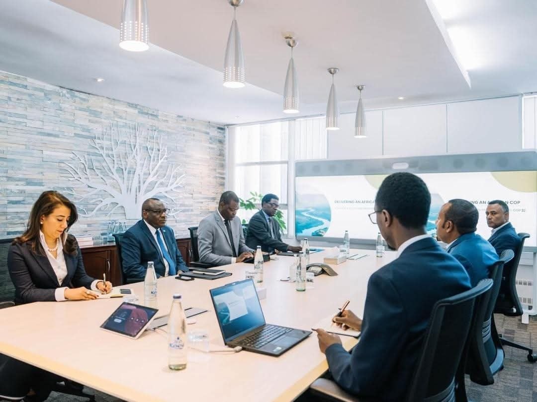 PM #Abiy Ahmed had a fruitful discussion with the Executive Secretary of UN ECA <a href="/claverGatete/">Claver Gatete</a>
on the needs and modalities of working together to deliver a truly African COP in 2027. PM #Abiy Ahmed said he is confident that the Economic Commission for Africa with the ES  and his